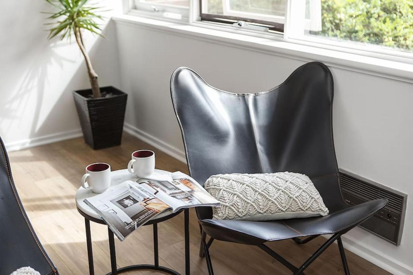 Bright, Stylist In Richmond Terrace * Melbourne
