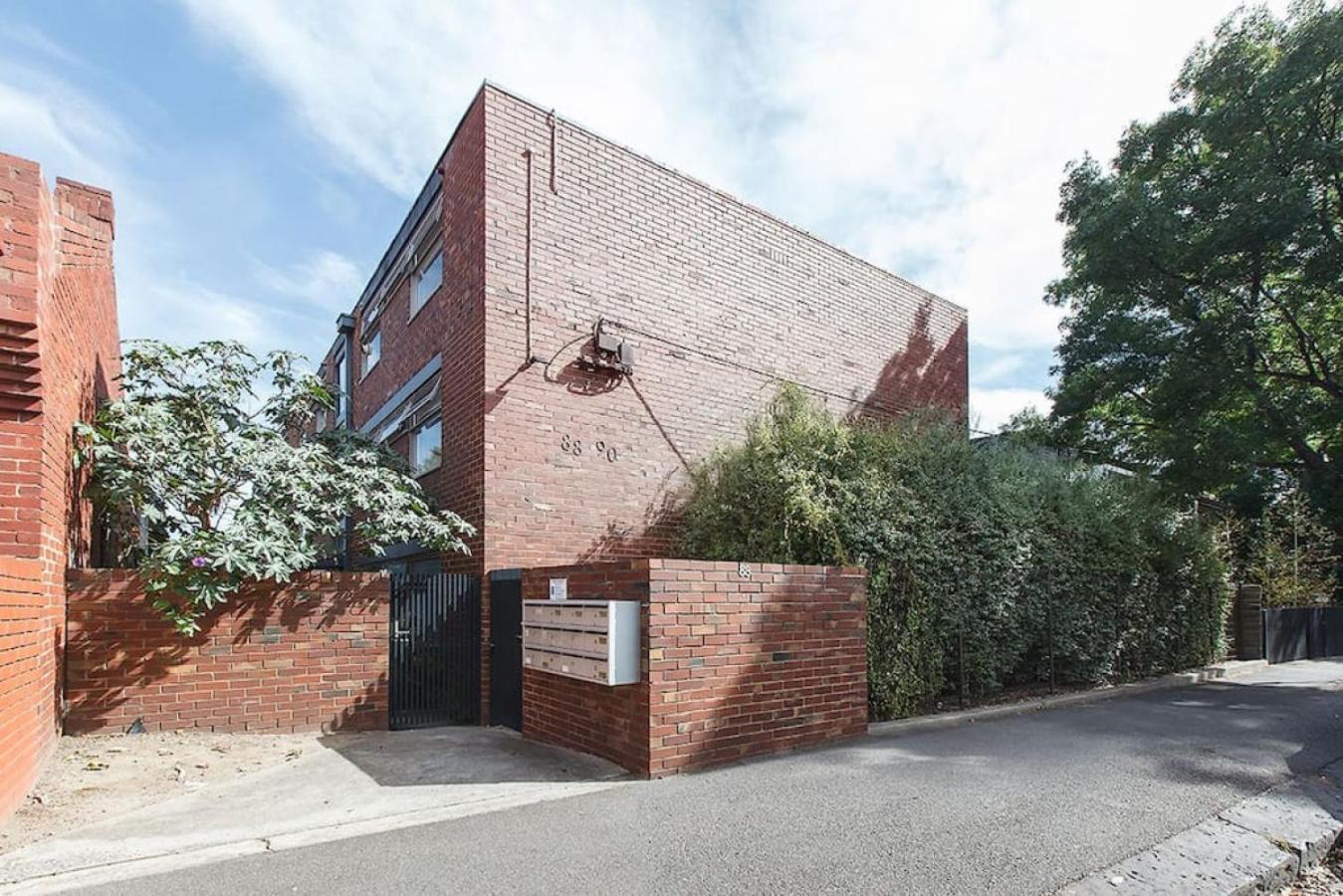 Bright, Stylist In Richmond Terrace Apartment