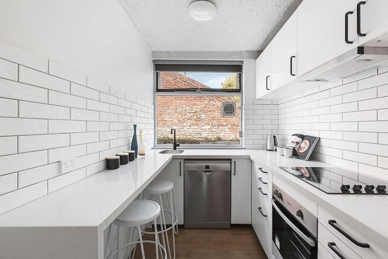 Apartment Bright, Stylist In Richmond Terrace *